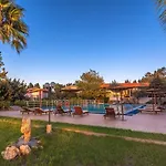 The Small Village 4* Мастихари
