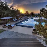 Hotel The Small Village 4*