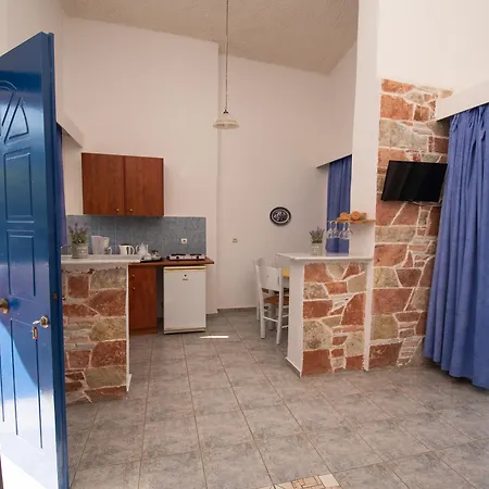 The Small Village ماستيخاري