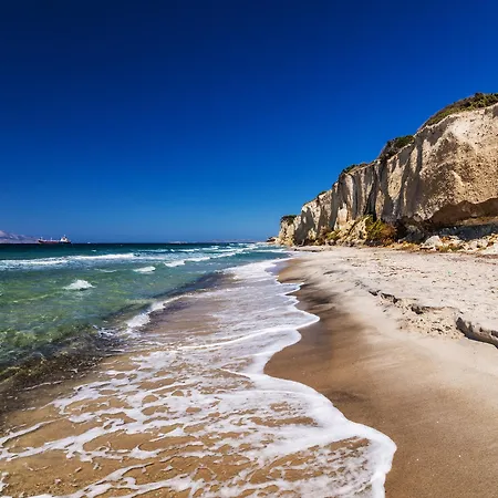 فندق The Small Village