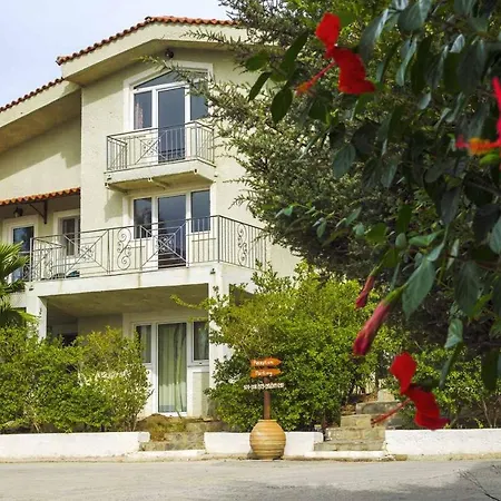 The Small Village 4* ماستيخاري