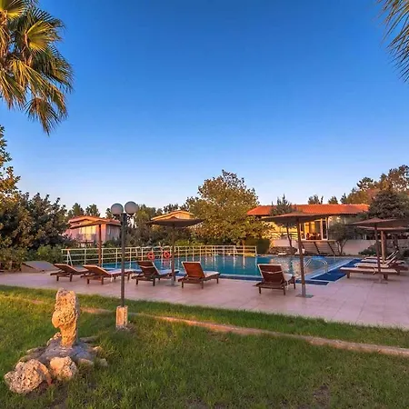 The Small Village 4* ماستيخاري