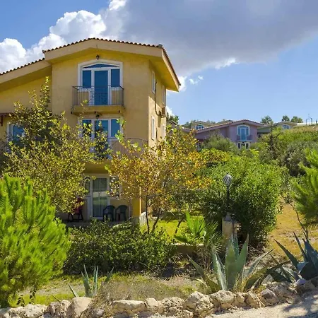 Hotel The Small Village