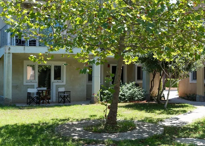 Ξενοδοχείο The Small Village