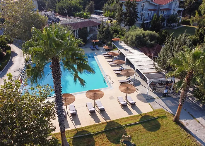 The Small Village Ξενοδοχείο 4*