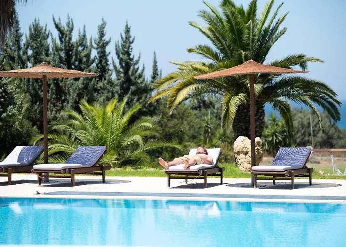 The Small Village Hotell Masticharion