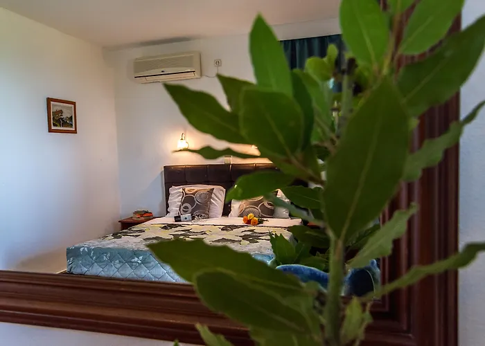 Ξενοδοχείο The Small Village