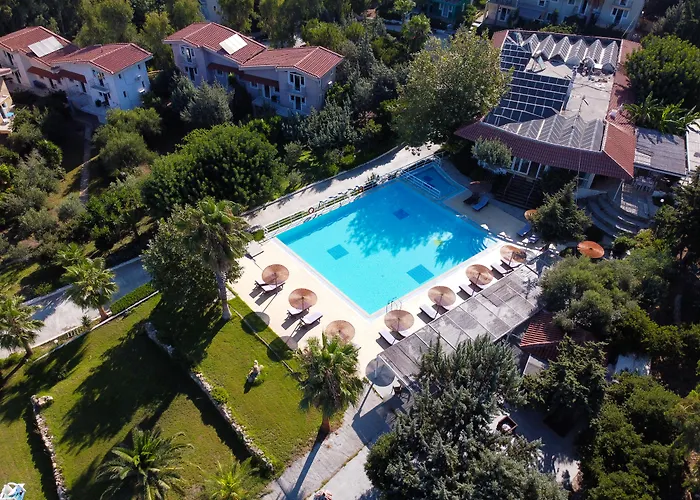 The Small Village Ξενοδοχείο 4*