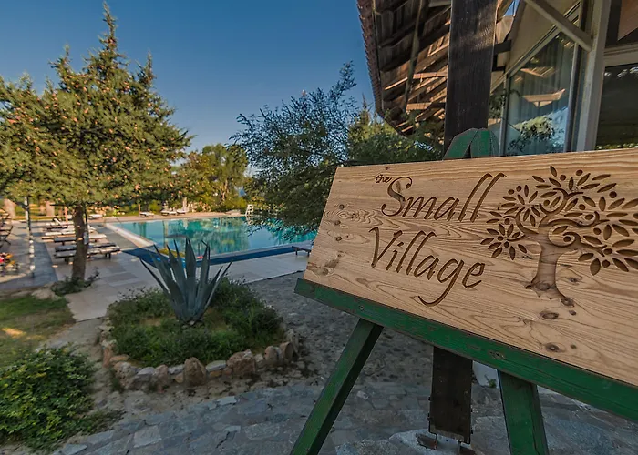 Ξενοδοχείο The Small Village 4*