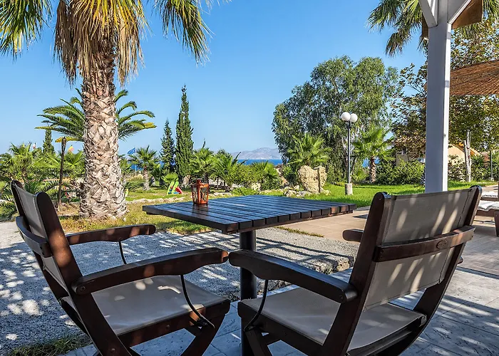 Hotel The Small Village