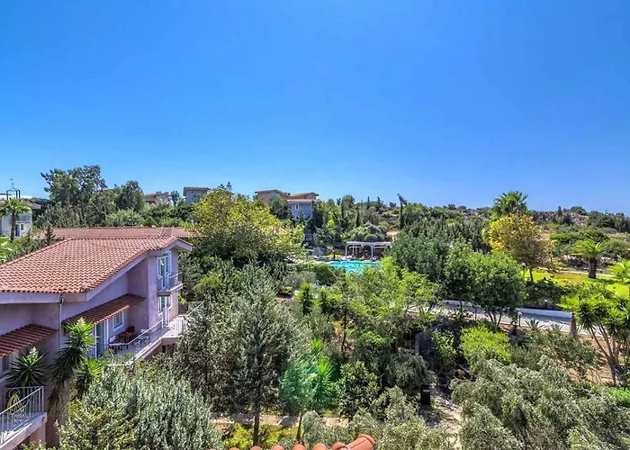 Ξενοδοχείο The Small Village