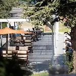 The Small Village מלון