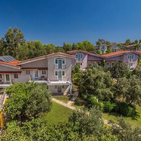 Hotel The Small Village