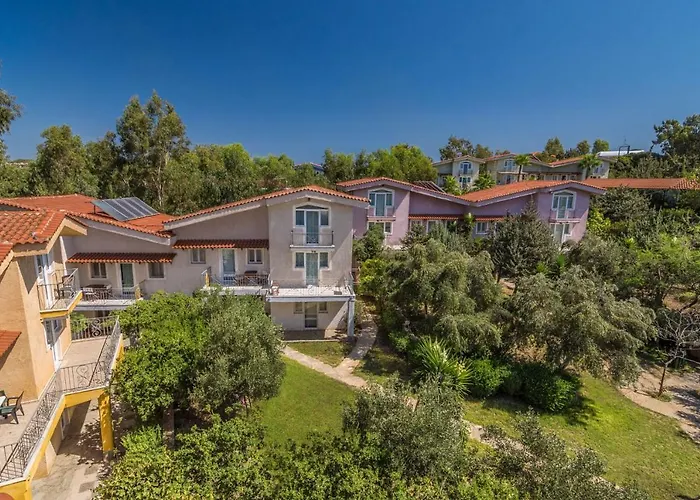 מלון The Small Village