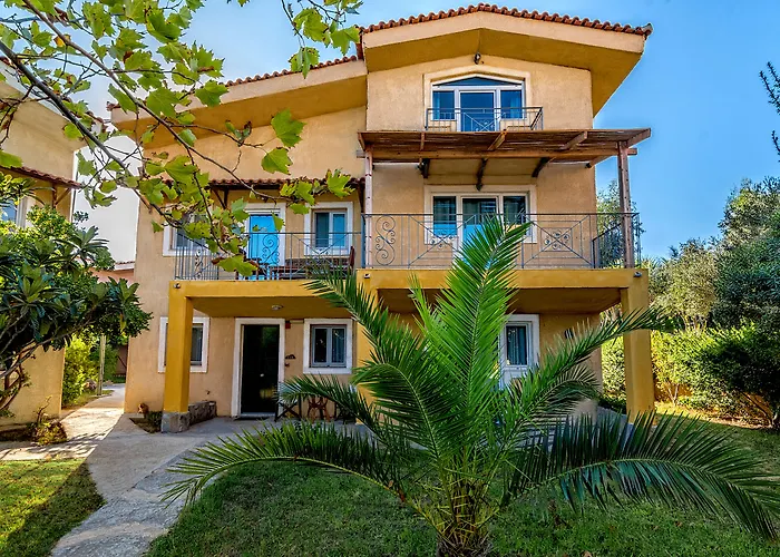 The Small Village מלון 4*