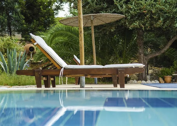 מלון The Small Village מסטיכרי