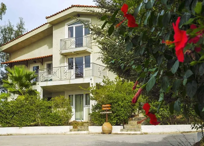 The Small Village 4* מסטיכרי