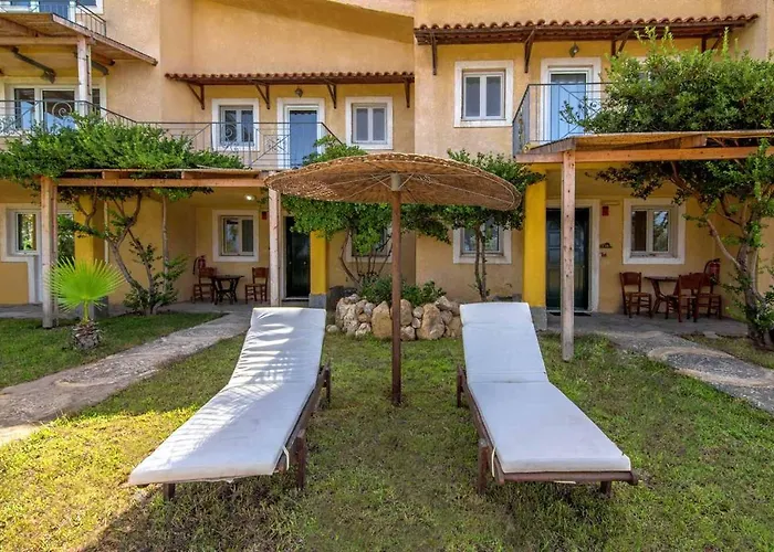 The Small Village מסטיכרי